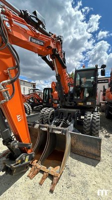 Wheeled excavator Doosan DX100W-7 - 1