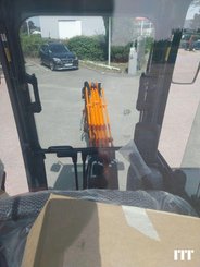 Mini excavator Develon DX27Z - 9