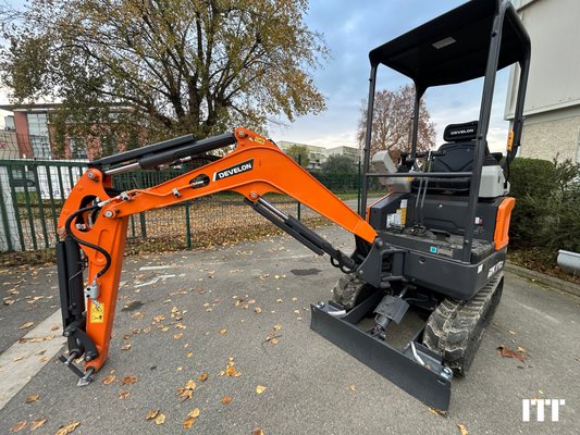 Mini excavator Develon DX17Z - 1