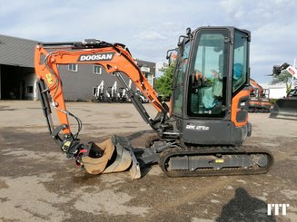 Mini excavator Doosan DX27Z - 1